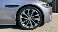 Jaguar XE 2.0 D200 R-Dynamic SE Black 4dr Auto Diesel Saloon